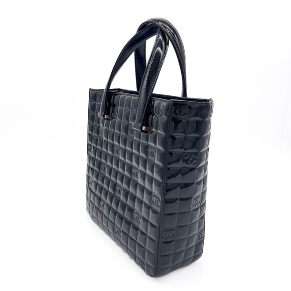 CHANEL Chocolate Bar Black Patent Leather Tote Bag - Picture 4 of 17